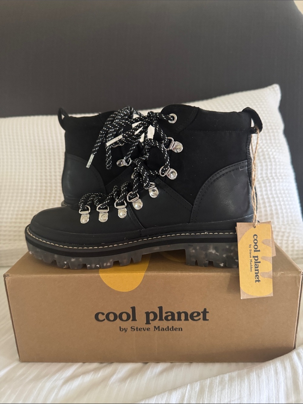 Steve Madden Cool Planet Black Lace-Up Hiker Boots